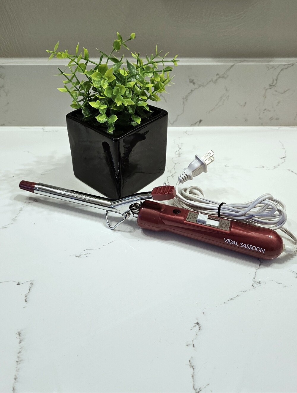 Vidal Sassoon Red Curling Iron